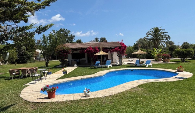 Fantastic Villa with Private Pool, Garden, Wi-fi and BBQ close to all amenities in Pollença