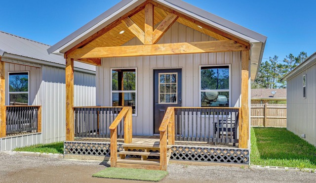 Fish, Boat & Explore! Tiny Cabin Near Sabine River in Joaquin