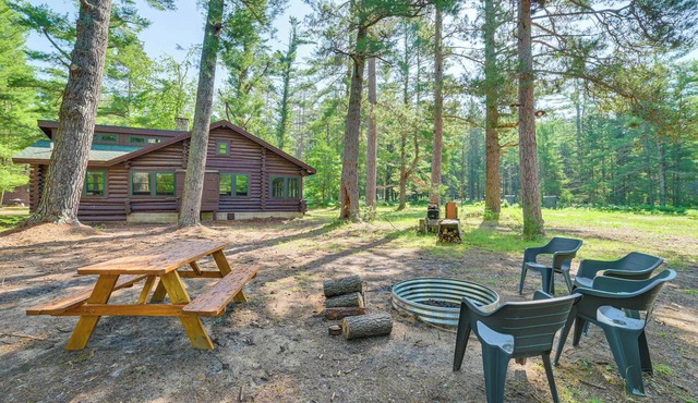 Fish & Hike On-Site! 4-Cabin Pigeon River Retreat