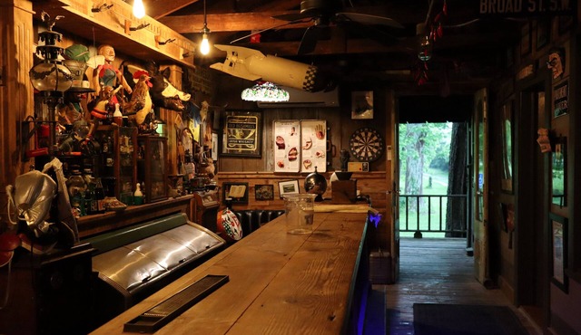 ★ Folk Art HonkyTonk Museum - Pvt brm & full bath ★ in Opelousas
