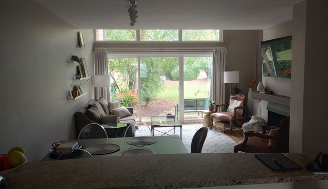 Four Lakes community charming 2 bed. townhome w fireplace in lovely Lisle, IL