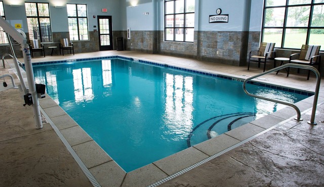 Free Breakfast. Indoor Pool. Gym. 10 Min from University of Kentucky.