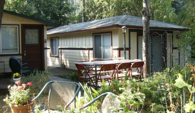 Freestanding studio guesthouse in Spokane