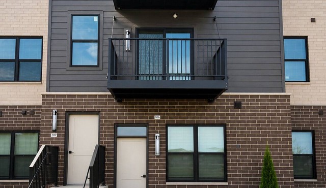 Furnished 1BR - Huntley Crossing Luxury Apartment in Huntley