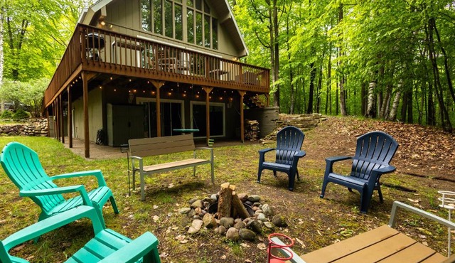 Game Room Cabin for 14 Pool & Hot Tub Access in Gaylord
