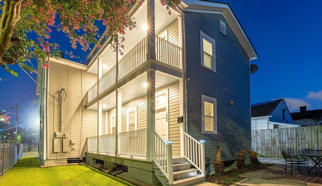 Garden District 2BR Townhouse w/Gated Parking in New Orleans