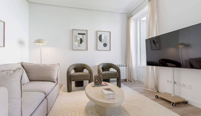 Genteel Home Reina Sofía IV in Madrid