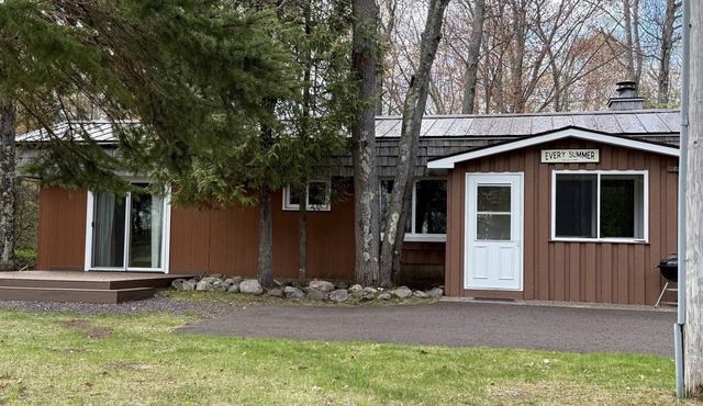 Gitchee Gumee at Miller's Cottages