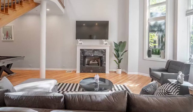 Gold Coast Home - Rooftop - PoolTable - Parking - Views