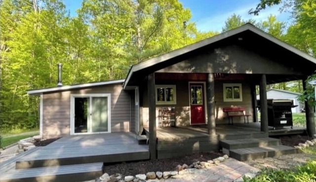 Gorgeous 2-bedroom Cozy Cabin in the Northwoods. Perfect for a relaxing getaway.