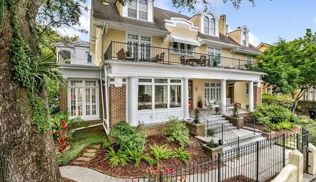 Grand Mansion, Garden District, One block to St. Charles Ave, 9 bedrooms in New Orleans