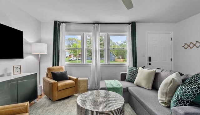 Great for Families Sleeps7 15 mins to KC in Shawnee