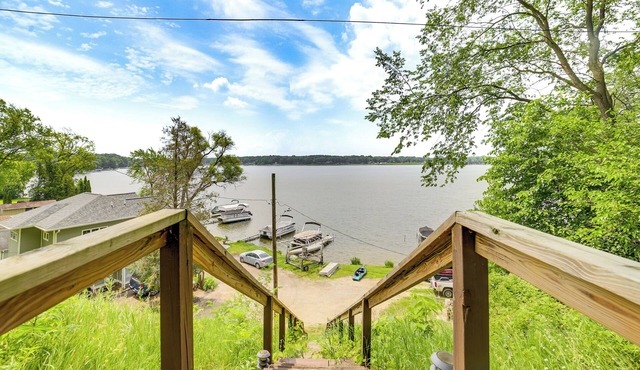 Group Retreat on Wolf Lake! Paddle, Fish & BBQ