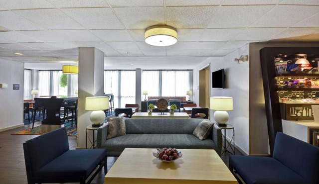 Hampton Inn Detroit Madison Heights South Troy