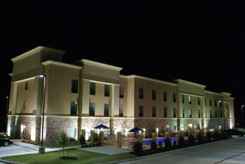 Hampton Inn & Suites Center in Center