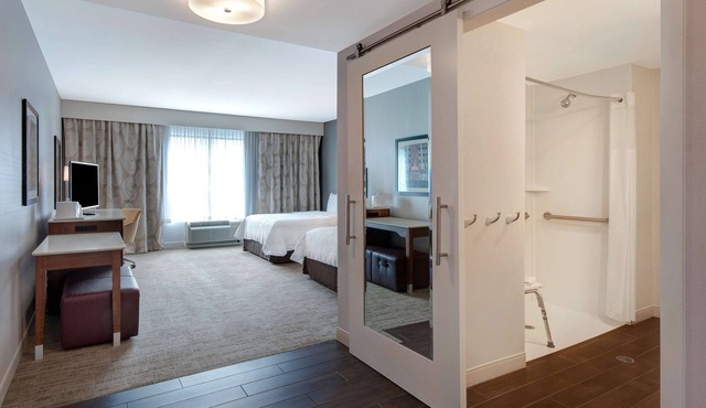 Hampton Inn & Suites Detroit/Troy