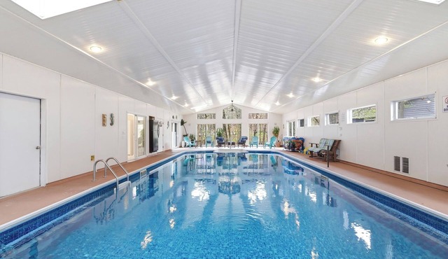 Harbor Country 3BR with Private Indoor Heated Pool, Near Stops 37–41 Beaches