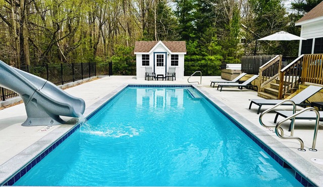 Harbor Country Haven - SW Michigan retreat with private pool and hot tub!