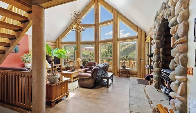 Hawk's Landing | A Refined Modern Mountain Escape in Cascade-Chipita Park