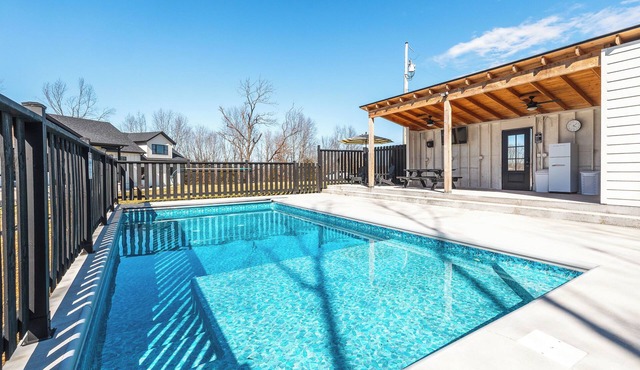 Heated Pool Hot Tub King Bed SDC 10min TRL 15min