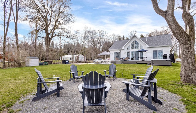 Hidden Haven - Modern Cottage w/Hot Tub & Views