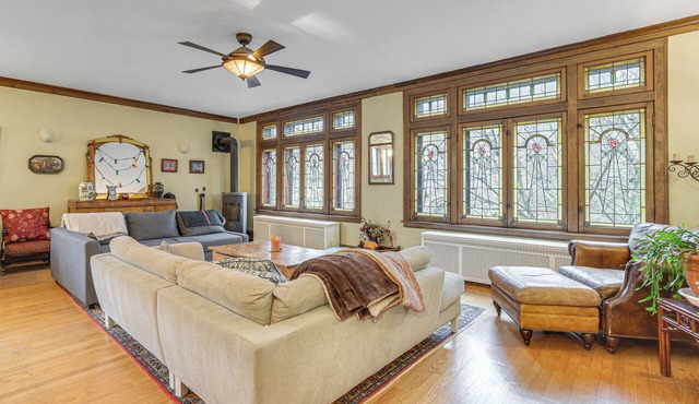 Historic 1930s Retreat! Walk to Wicker Park