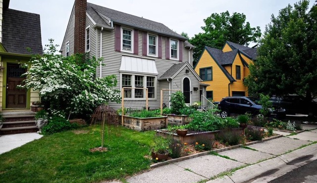 Historic Gem w/Modern Touches — Cozy Nature Retreat Walkable to Downtown Ypsi