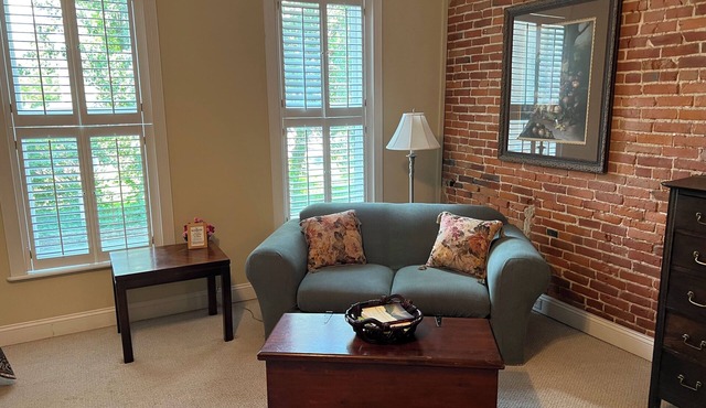 Historic rooms near riverfront in downtown, Louisiana, MO in Louisiana