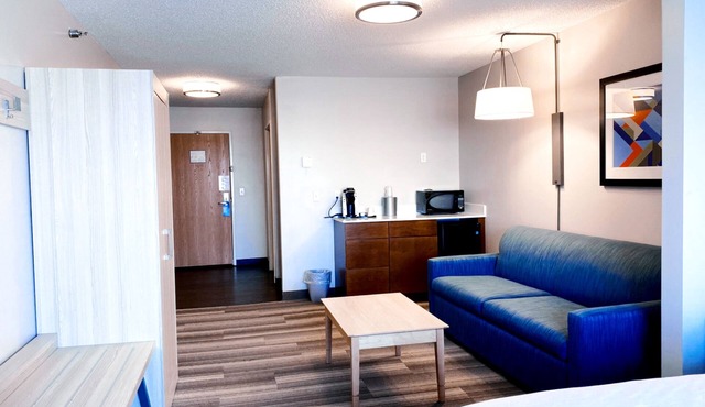 Holiday Inn Express Hotel & Suites Logansport by IHG