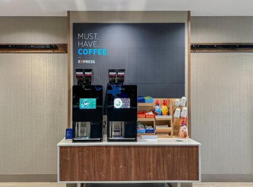 Holiday Inn Express Hotel & Suites Elkhart-South by IHG