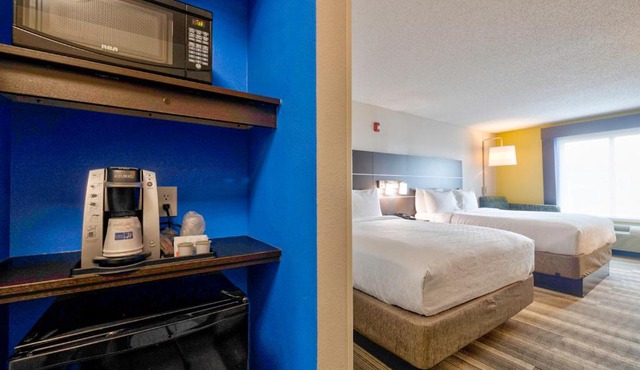 Holiday Inn Express Hotel & Suites Kansas City - Grandview by IHG
