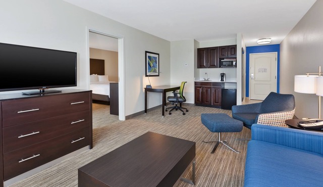 Holiday Inn Express & Suites Effingham by IHG