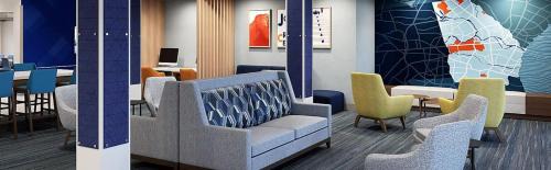 Holiday Inn Express & Suites Marinette by IHG