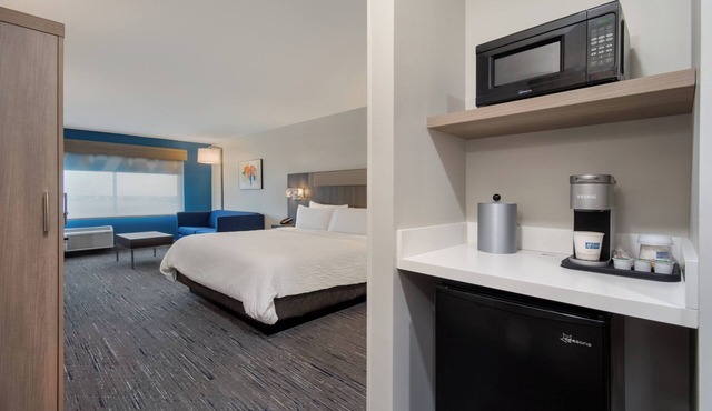 Holiday Inn Express & Suites Muskegon - Grand Haven by IHG