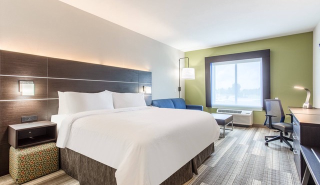 Holiday Inn Express & Suites Ottawa by IHG
