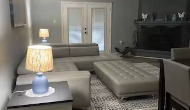 Home Away From Home 2-bedroom condo with AC in charming Slidell