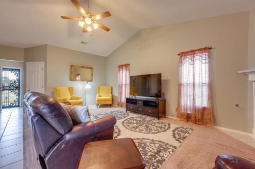 Horn Lake Home w/Yard: 8 Mi to Graceland!