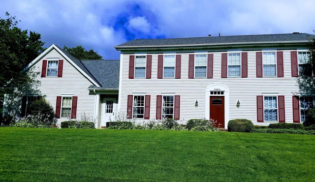 Huge 5 bedroom home close to all amenities