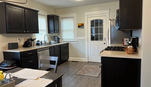 Irish Haven | 5BR Near Notre Dame | Sleeps 12