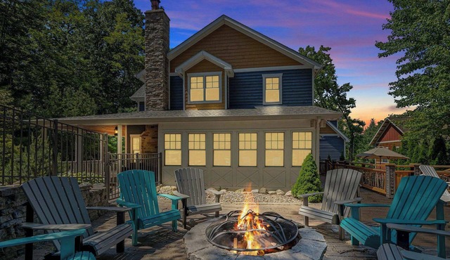 Juniper Presents: NB Getaway with HotTub, Pool & Priv Screening Room