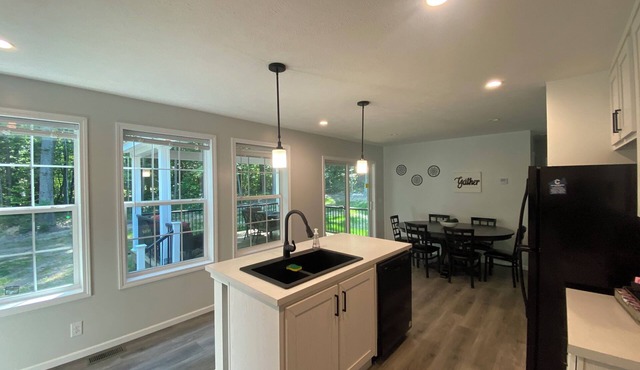 Labor Day Week Now Open! Brand new home 3 minutes from beach!