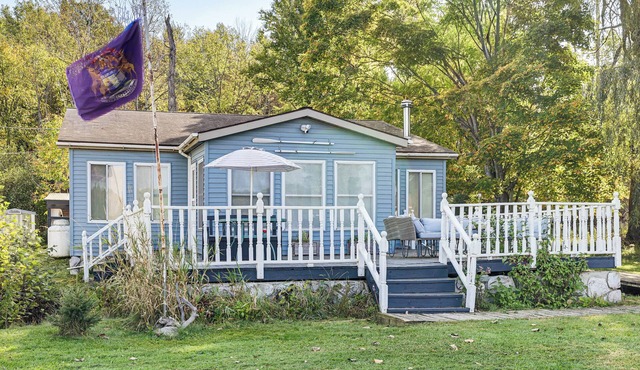 Lake Access Steps Away: Dock, Deck & Grill!