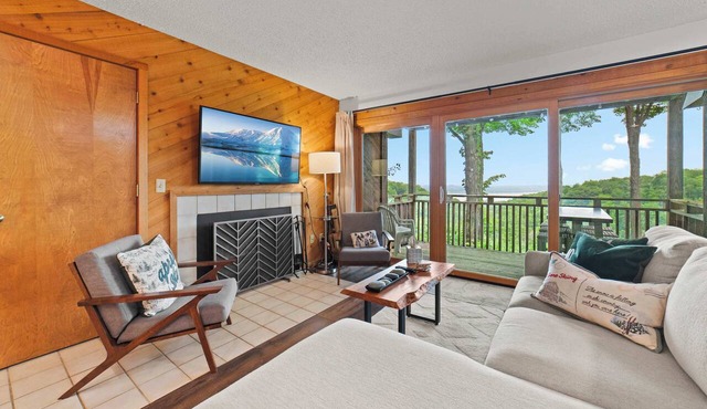 Lake Bellaire View Condo | Pool Beach Club