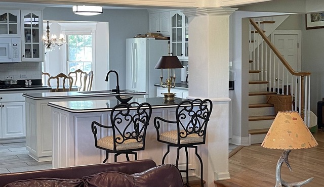 Lake Geneva Area Estate -- great for families and entertaining!