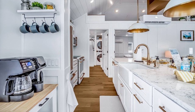 Lake Michigan Family Retreat - Sleeps 8 - Loft
