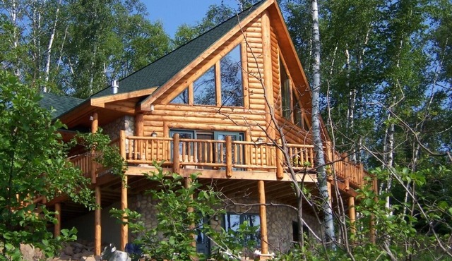 Lake Superior Luxury Log Home, Sauna, Waterfront, Amazing Views