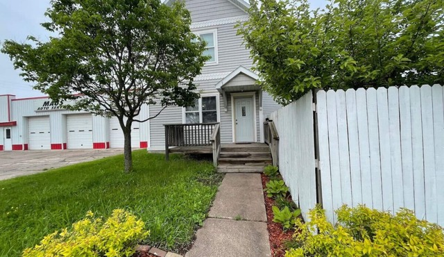 Lake Superior within walking Distance! 3bd 2bath with loft!