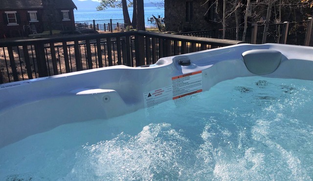 Lake Views from every room; Hot tub; Dog Friendly; Steps to year round fun in Kings Beach