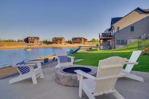 Lakefront Luxury - 1 MI to Buckhorn Boat Landing in New Lisbon