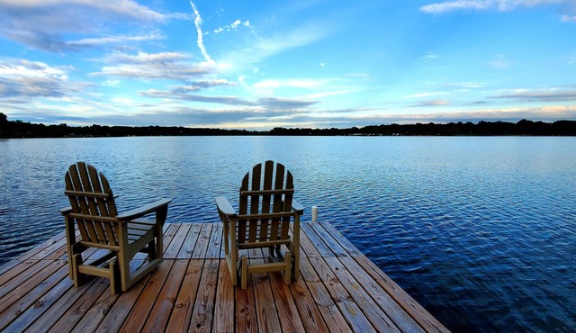 LAKEFRONT Newly Remodeled & Late Checkout!